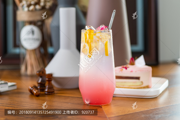 玫瑰蔓越莓汽水