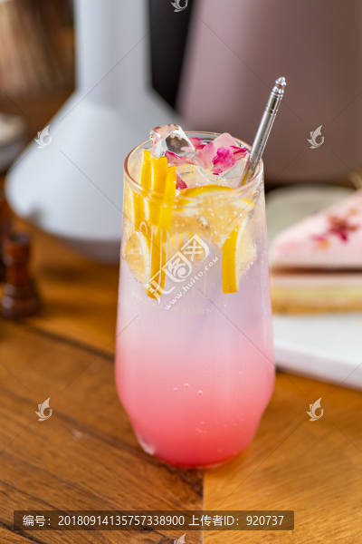 玫瑰蔓越莓汽水