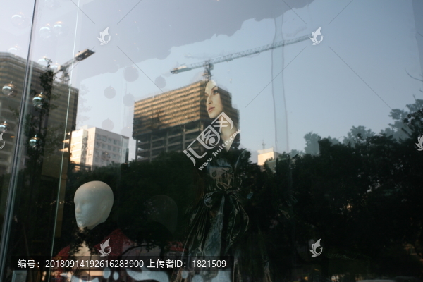 服飾櫥窗