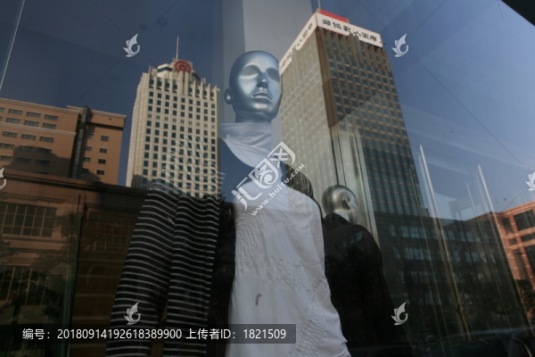 服飾櫥窗