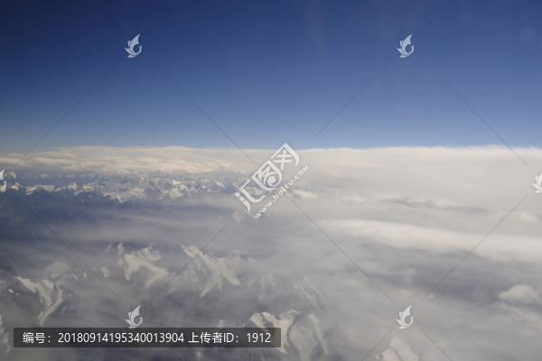 航拍天山