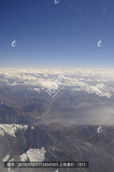 航拍天山