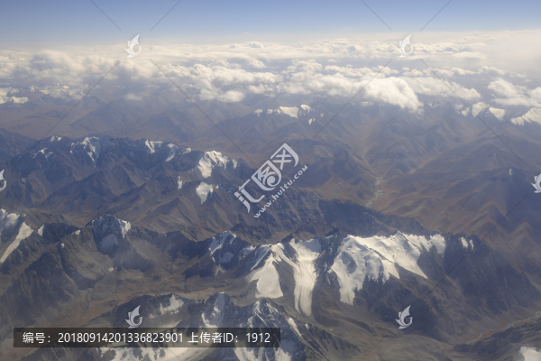航拍天山