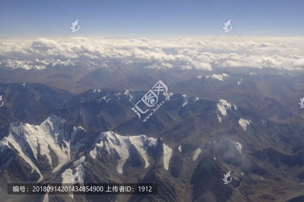 航拍天山