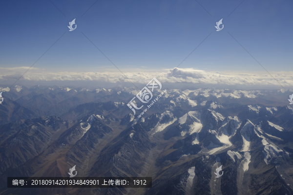 航拍天山