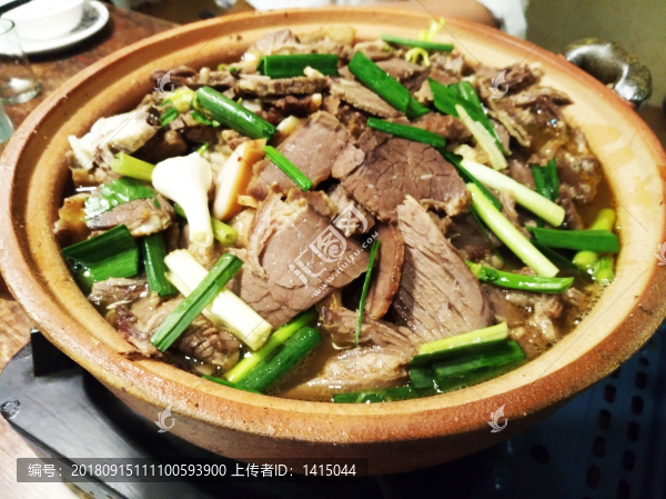 砂鍋牛雜煲