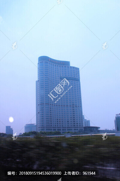 迷霧中的香格里拉