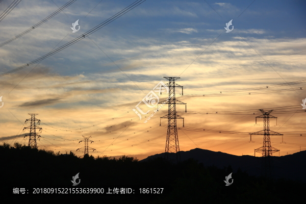 北京西山林場電塔夕照
