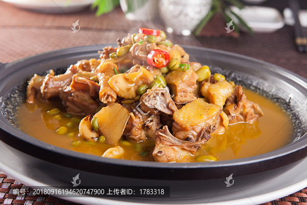 黃燜草雞