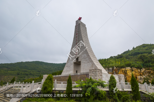八路軍抱犢崮抗日紀(jì)念碑