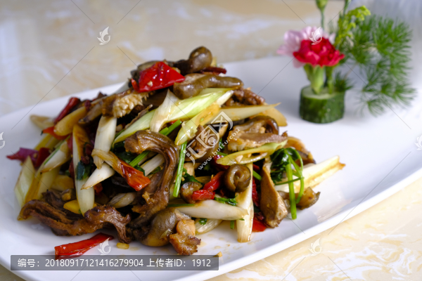 小炒菌菇