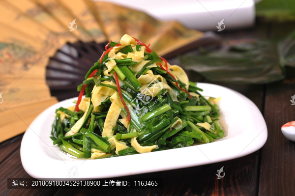 韭菜炒蛋皮