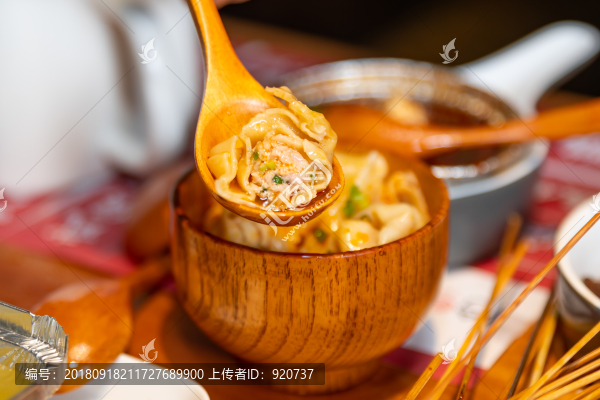 龍抄手