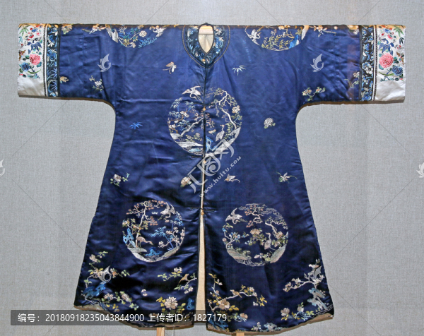 吉服