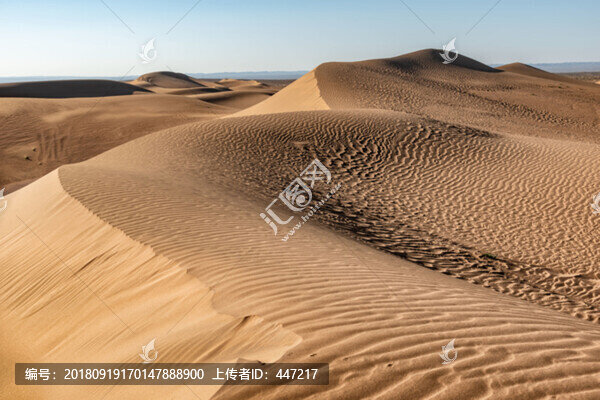阿拉善巴丹吉林沙漠