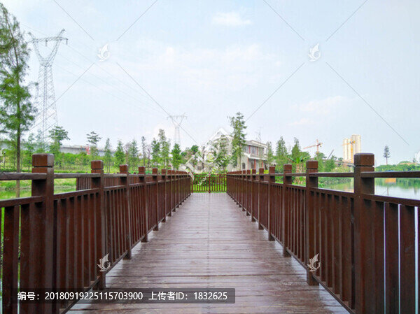 湖面長廊