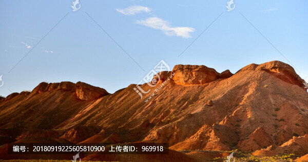 七彩丹霞山