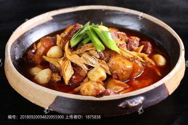 紅燒肉煨豆筍