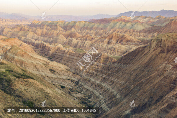 新疆丹霞風(fēng)景