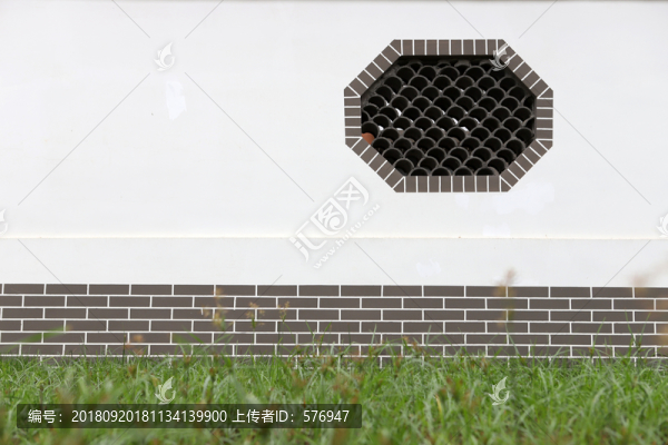 白墻