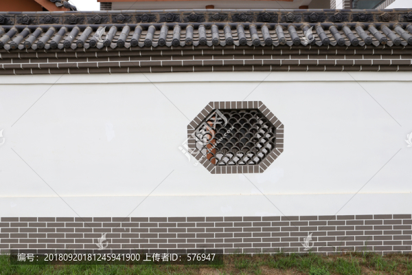 白墻