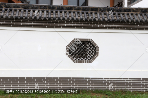 白墻