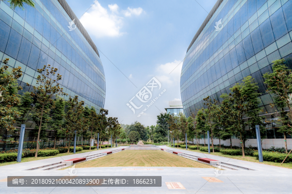 重慶仙桃數(shù)據(jù)谷的弧形建筑