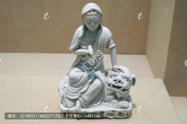 德化窯白釉許云麟制印款坐獅觀音