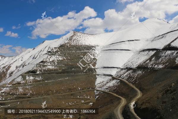 天山別迭里山口盤山路