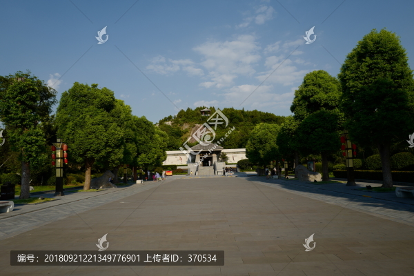 龜山西漢楚王墓