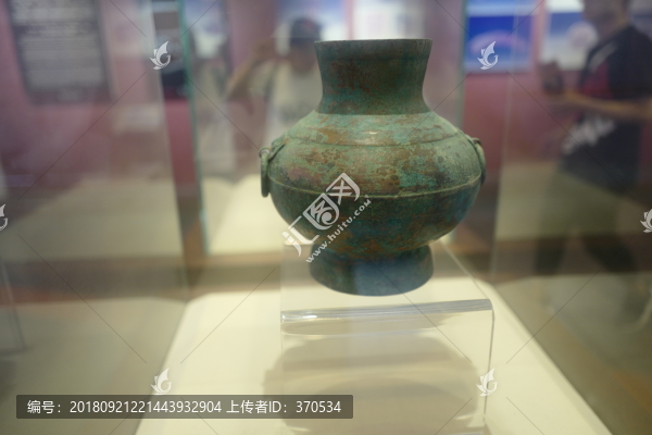 龜山西漢楚王墓