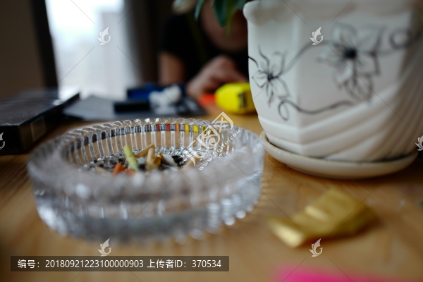 煙灰缸