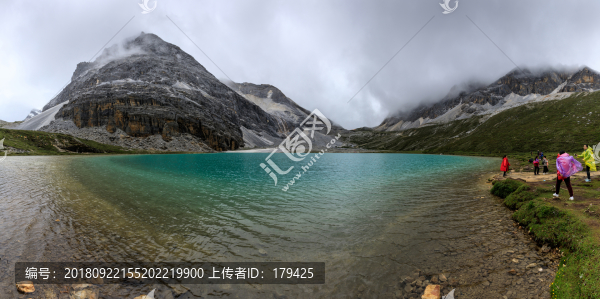 稻城亞丁高山湖泊牛奶海全景