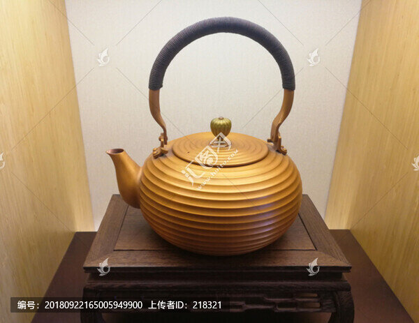 銅壺