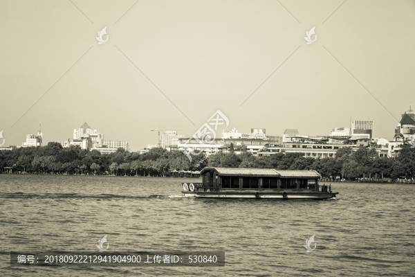 西湖黑白照