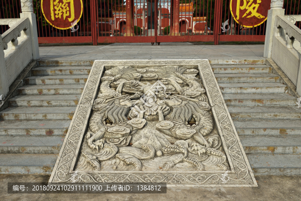 當(dāng)陽關(guān)陵龍雕塑
