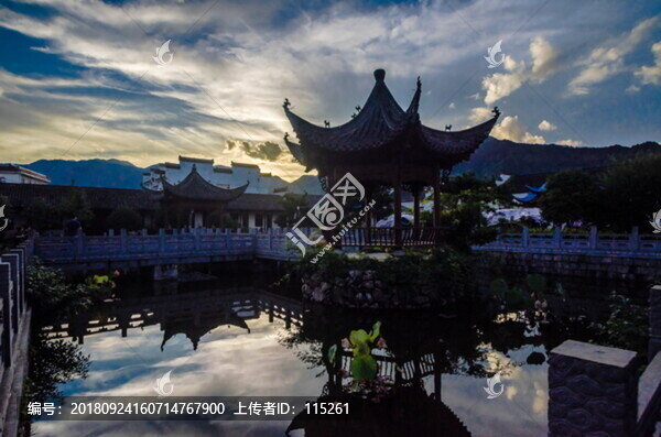 晚霞倒影