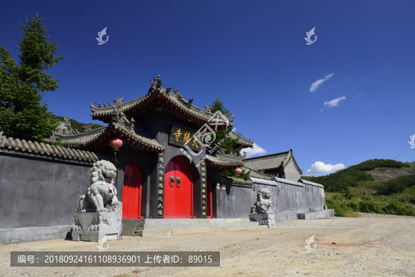 寺院側(cè)面