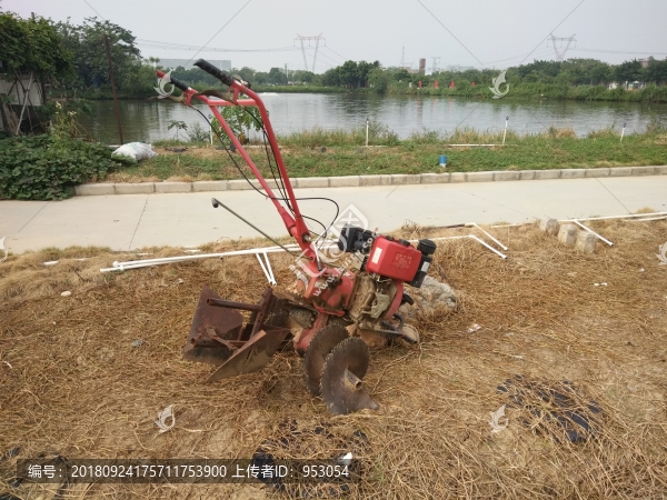 拖拉機(jī)