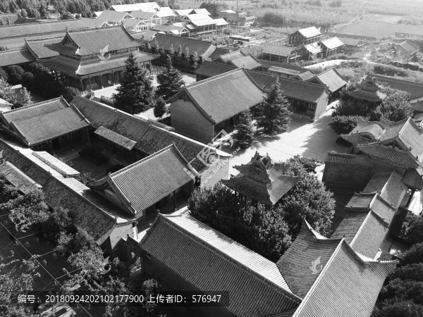 瓦房頂