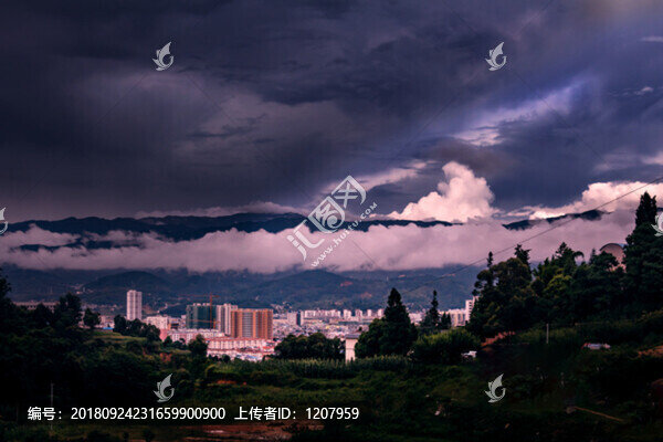 烏云籠罩