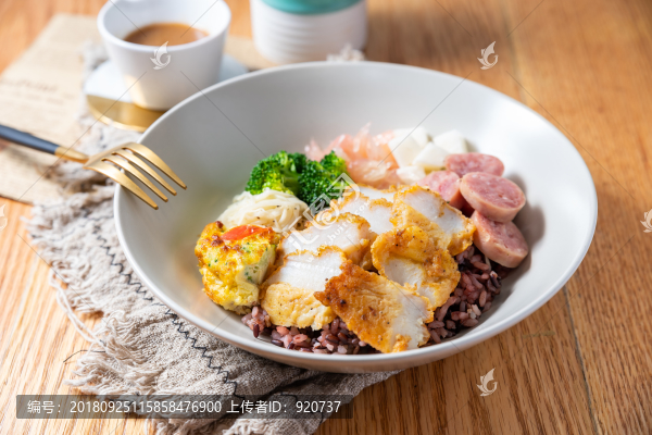 蔬果谷物拌飯