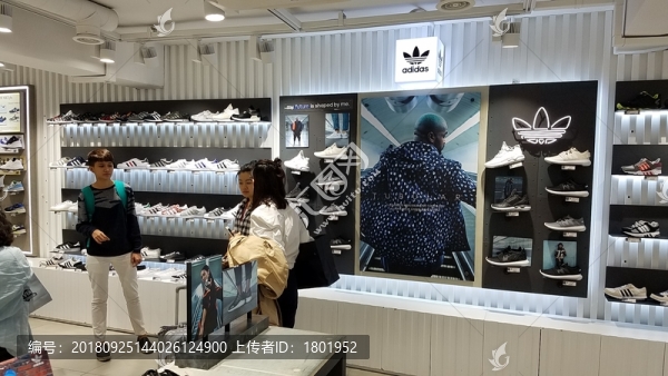 潮鞋店