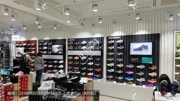 潮鞋店