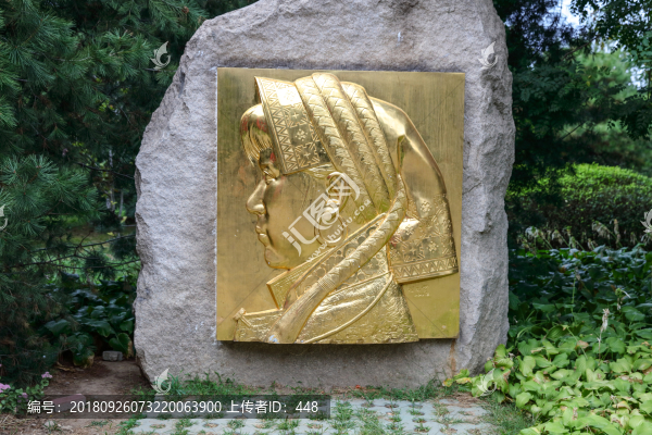 北京城市雕塑藏族姑娘