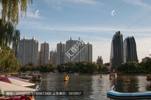 駿豪中央公園廣場(chǎng)