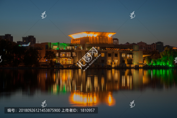 駿豪中央公園廣場夜景