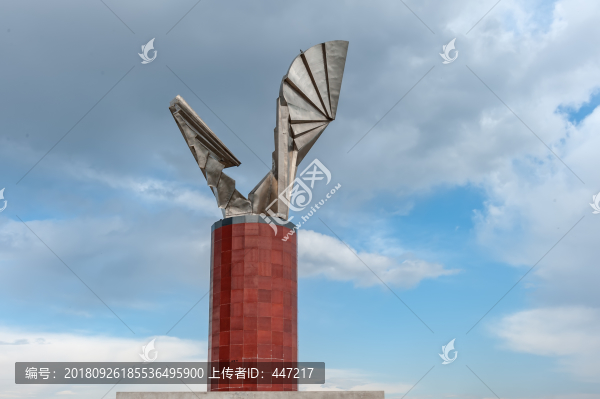 滿洲里鷹山雕塑