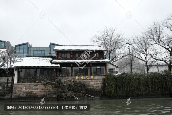 運(yùn)河兩岸