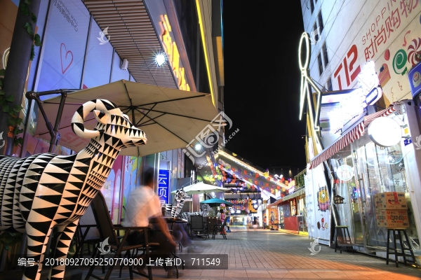無(wú)錫方巷夜景